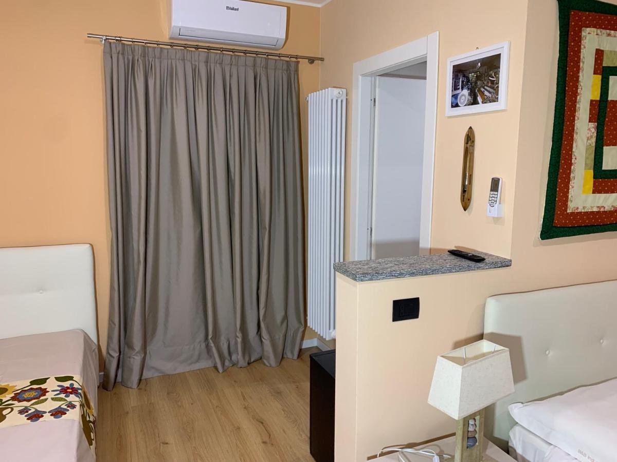Bed & Breakfast Indi Thelar Villa Guardia Extérieur photo