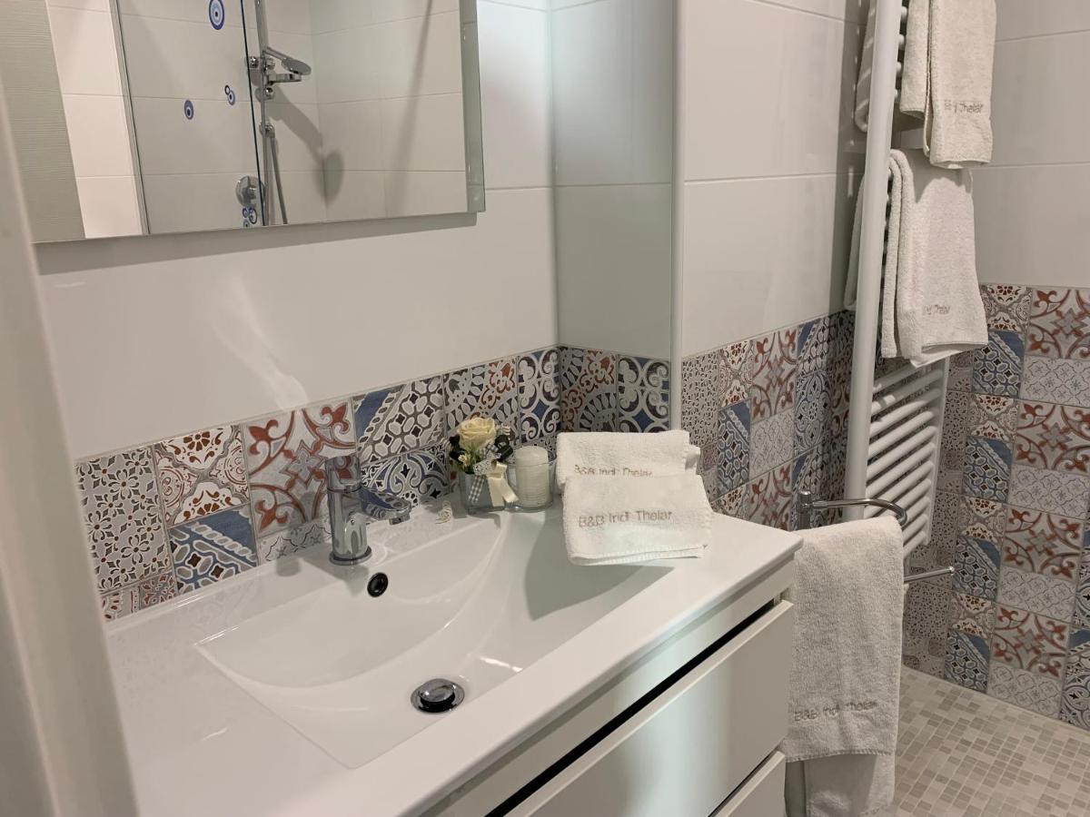 Bed & Breakfast Indi Thelar Villa Guardia Extérieur photo