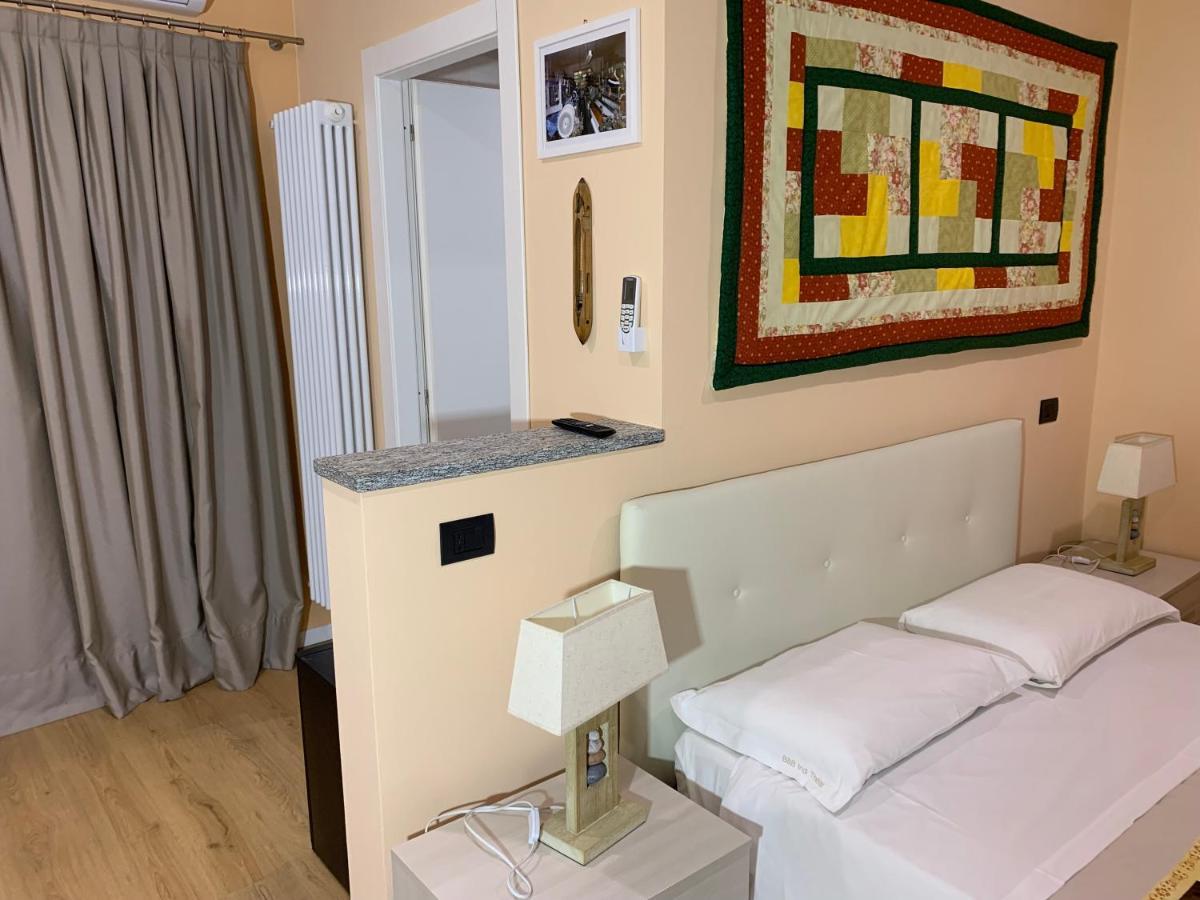 Bed & Breakfast Indi Thelar Villa Guardia Extérieur photo