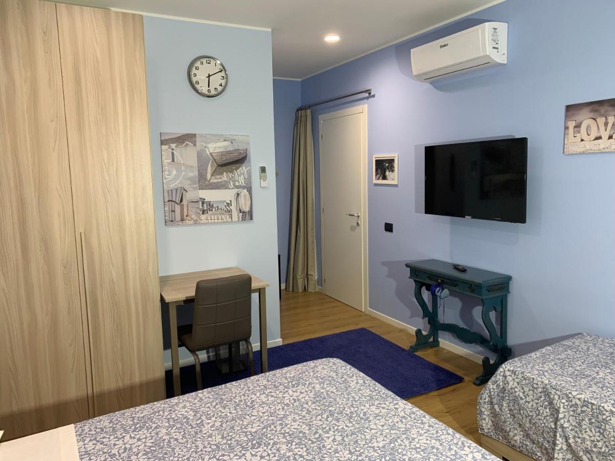 Bed & Breakfast Indi Thelar Villa Guardia Extérieur photo